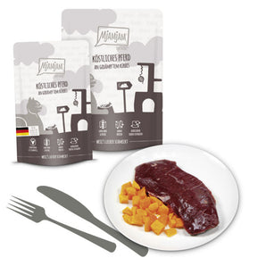 MjAMjAM Quetschies leckere köstliches Pferd an gedämpftem Kürbis